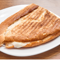 Kaşarlı Tost Yarım Ekmek