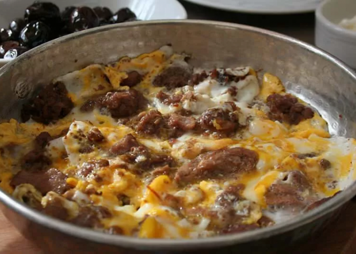 Kavurmalı Yumurta