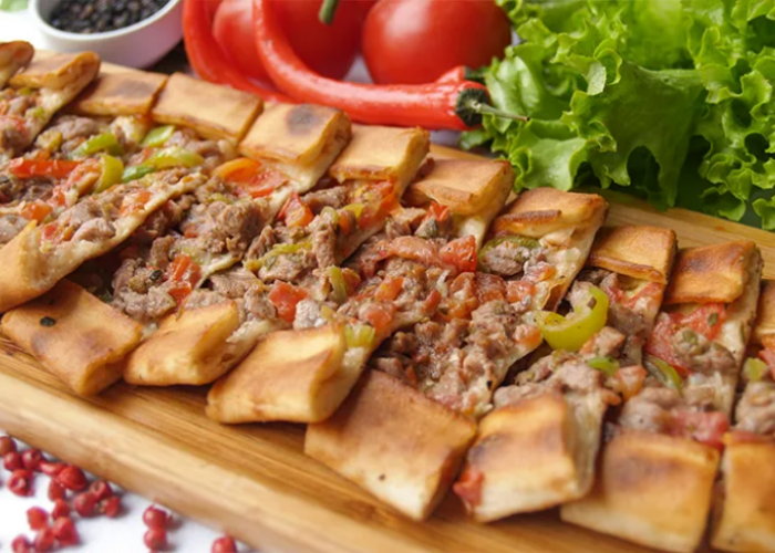 Kuşbaşılı Pide Kuşbaşılı Pide