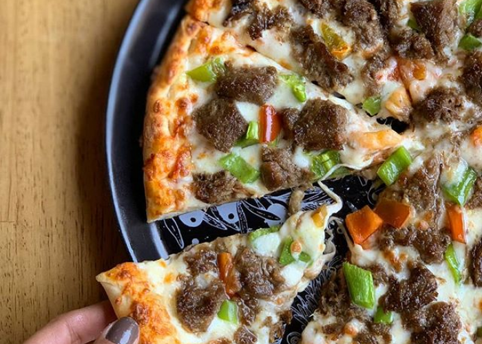 Kavurmalı Sebzeli Pizza