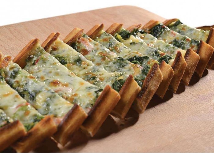 Ispanaklı Pide Yumurtalı Ispanaklı Pide Yumurtalı