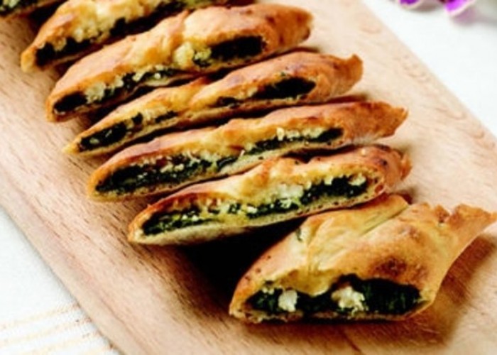 Ispanaklı Pide Kaşarlı Ispanaklı Pide Kaşarlı