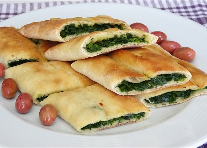 Ispanaklı Pide Ispanaklı Pide